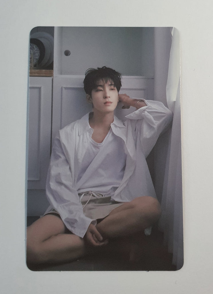 SEVENTEEN - ATTACCA WEVERSE PHOTOCARD (WONWOO) – KYYO