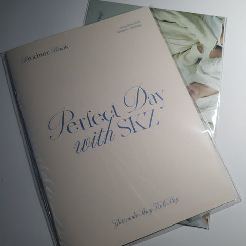 STRAY KIDS BROCHURE BOOK + PAPER CALENDAR