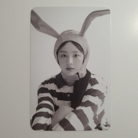 NEWJEANS - HOW SWEET YES24 PHOTOCARD (Minji)