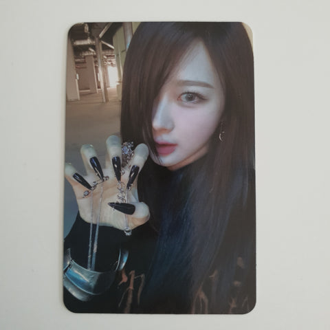 AESPA - ARMAGEDDON (GISELLE) OFFICIAL PHOTOCARD