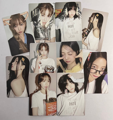 LE SSERAFIM - HOT (WEVERSE ALBUM) PHOTOCARD