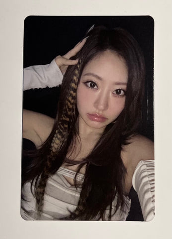 KISS OF LIFE - LOSE YOURSELF (JULIE) OFFICIAL QR PHOTOCARD