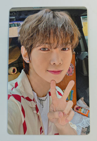 ATEEZ - SUMMER PHOTOBOOK 2024 Official Photocard (Yeosang)