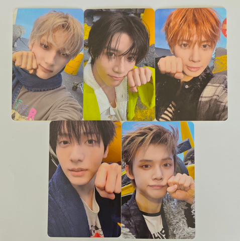 TXT - 7TH YEAR: A Moment of Stillness in the Thorns Weverse Official Photocard