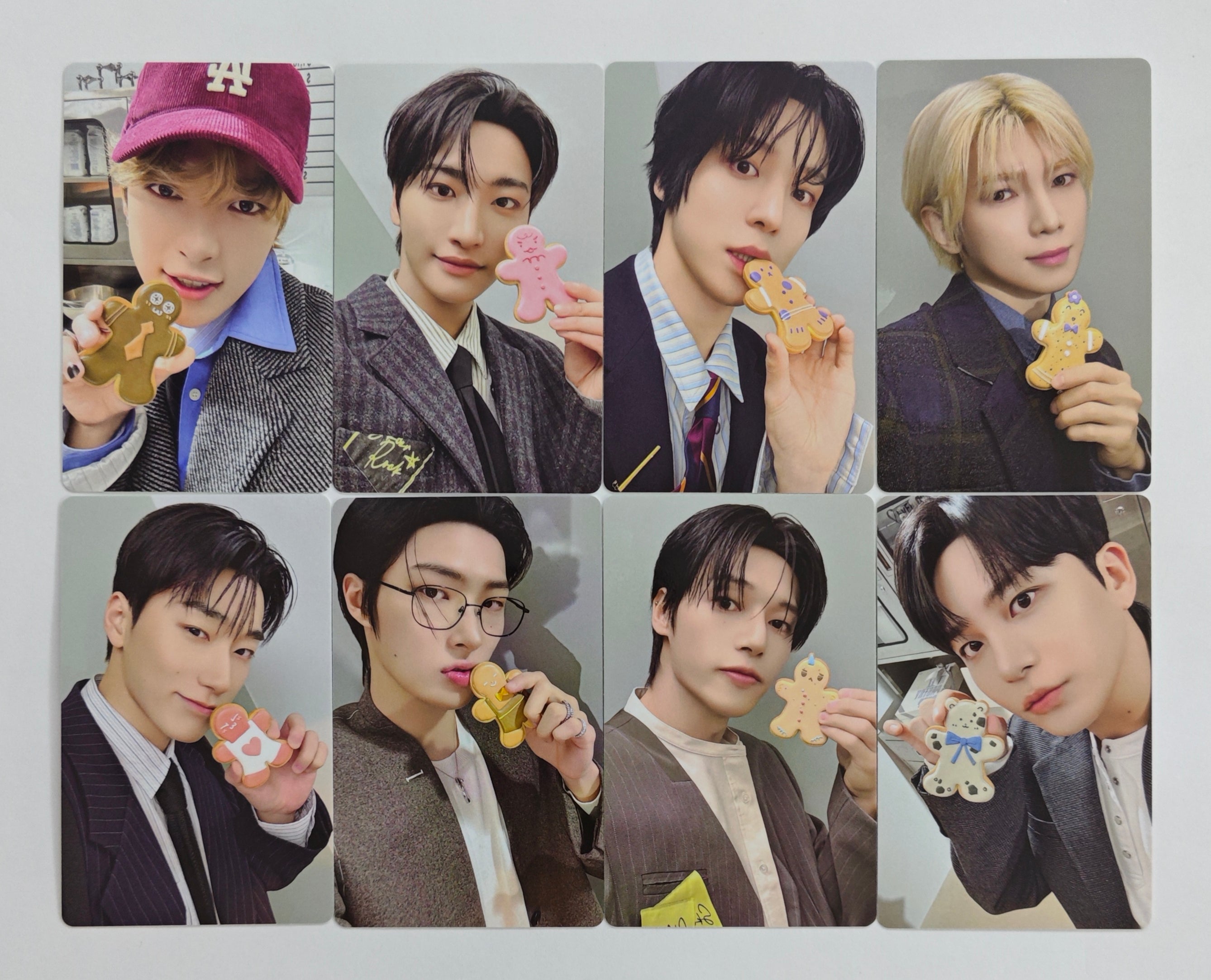 ATEEZ - 2026 SEASON'S GREETINGS Official Photocard (set A) – KYYO