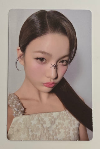 ILLIT - BOMB Weverse  Official PHOTOCARD (Iroha)