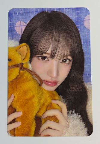IVE - SEASON'S GREETINGS 2026 Starship Official Photocard (Liz)