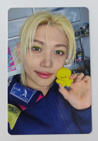 STRAY KIDS - SEASON'S GREETINGS 2026 Official Photocard (Félix)