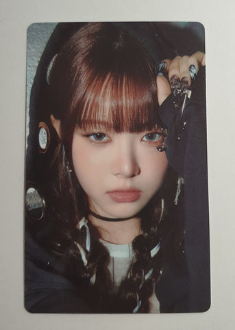 LE SSERAFIM - DIFFERENT WEVERSE PHOTOCARD (EUNCHAE)