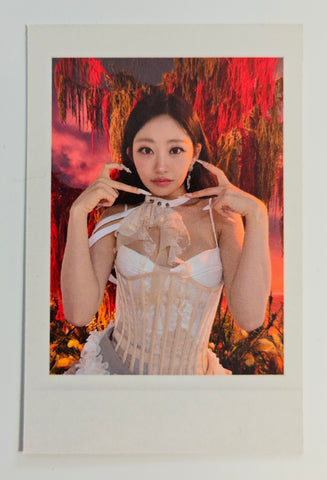 KISS OF LIFE - Who is she AppleMusic Official Polaroid Photocard (Julie)
