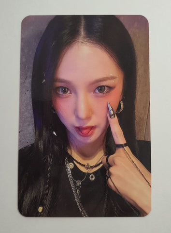 Kep1er - BUBBLE GUM MAKESTAR PHOTOCARD (YUJIN)