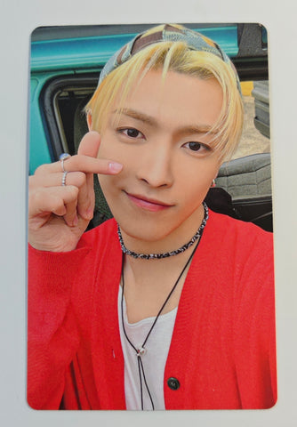 ATEEZ - SUMMER PHOTOBOOK 2024 Official Photocard (Hongjoong)