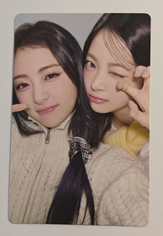 LE SSERAFIM - HOT Weverse Official Unit Photocard (Yunjin/Eunchae)