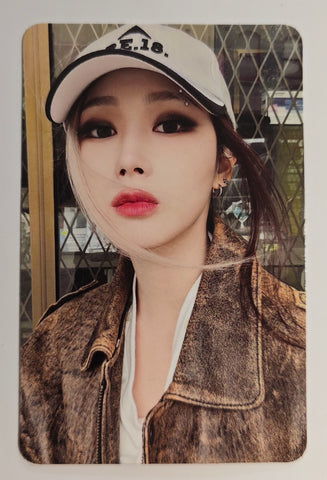 AESPA - MY WORLD Official Photocard (GISELLE)
