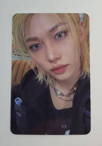 STRAY KIDS - KARMA OFFICIAL PHOTOCARD Compact Ver. (FELIX)