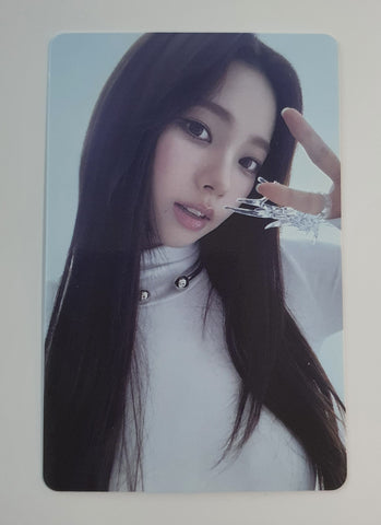 AESPA - LIVE TOUR SYNK : AEXIS LINE Official Photocard X vers. (KARINA)