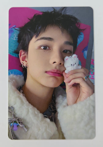 STRAY KIDS - SEASON'S GREETINGS 2026 Official Photocard (Hyunjjin)
