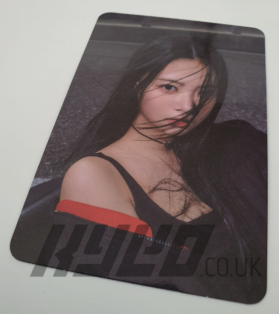 LE SSERAFIM FEARLESS SYNNARA OFFICIAL PHOTOCARD