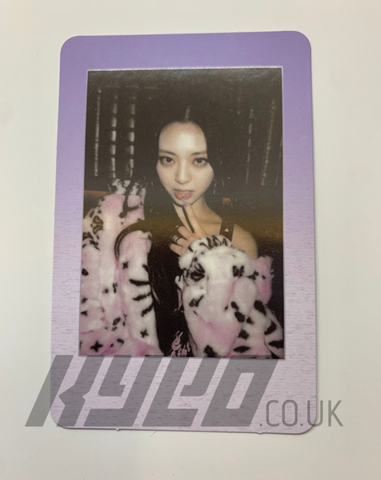 Itzy Crazy in Love Official synnara Polaroid Photocard - Yuna